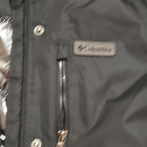 Columbia Charcoal Hooded Jacket. Mountan Jaquet. - Picture 5 of 8
